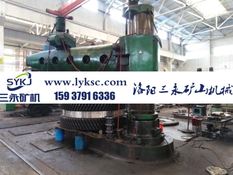 k1体育矿机滚齿机.jpg